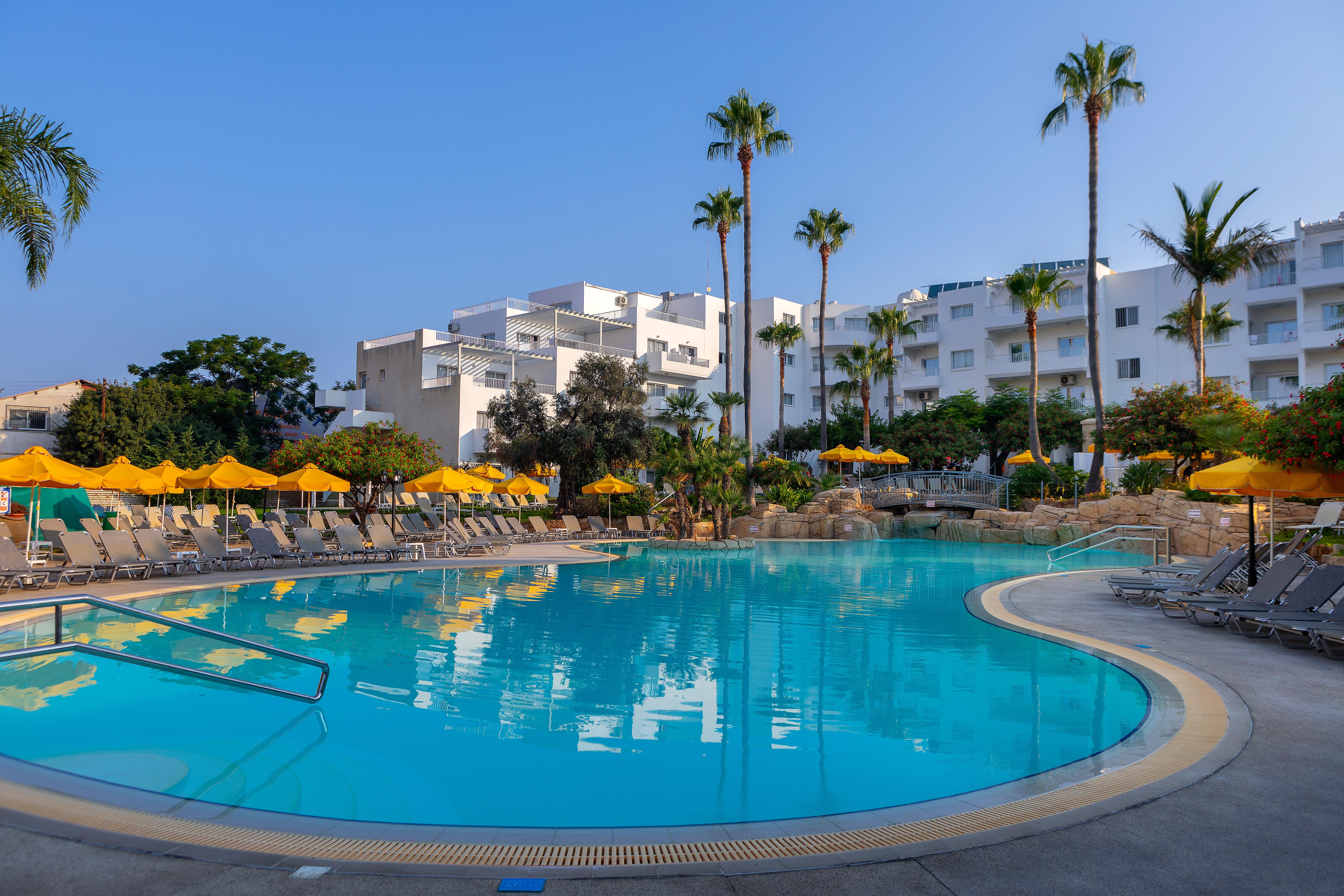 Hotel Mayfair Gardens Paphos Exterior foto