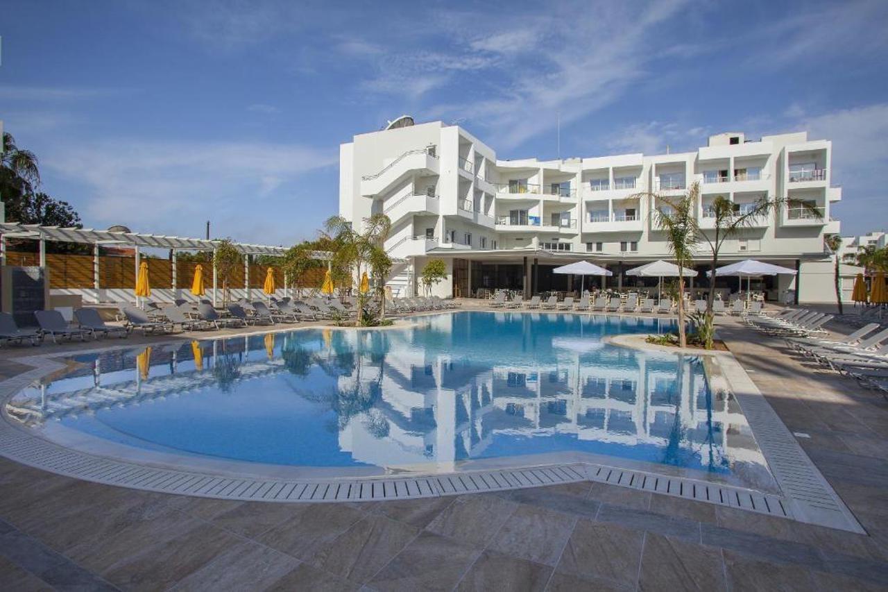 Hotel Mayfair Gardens Paphos Exterior foto