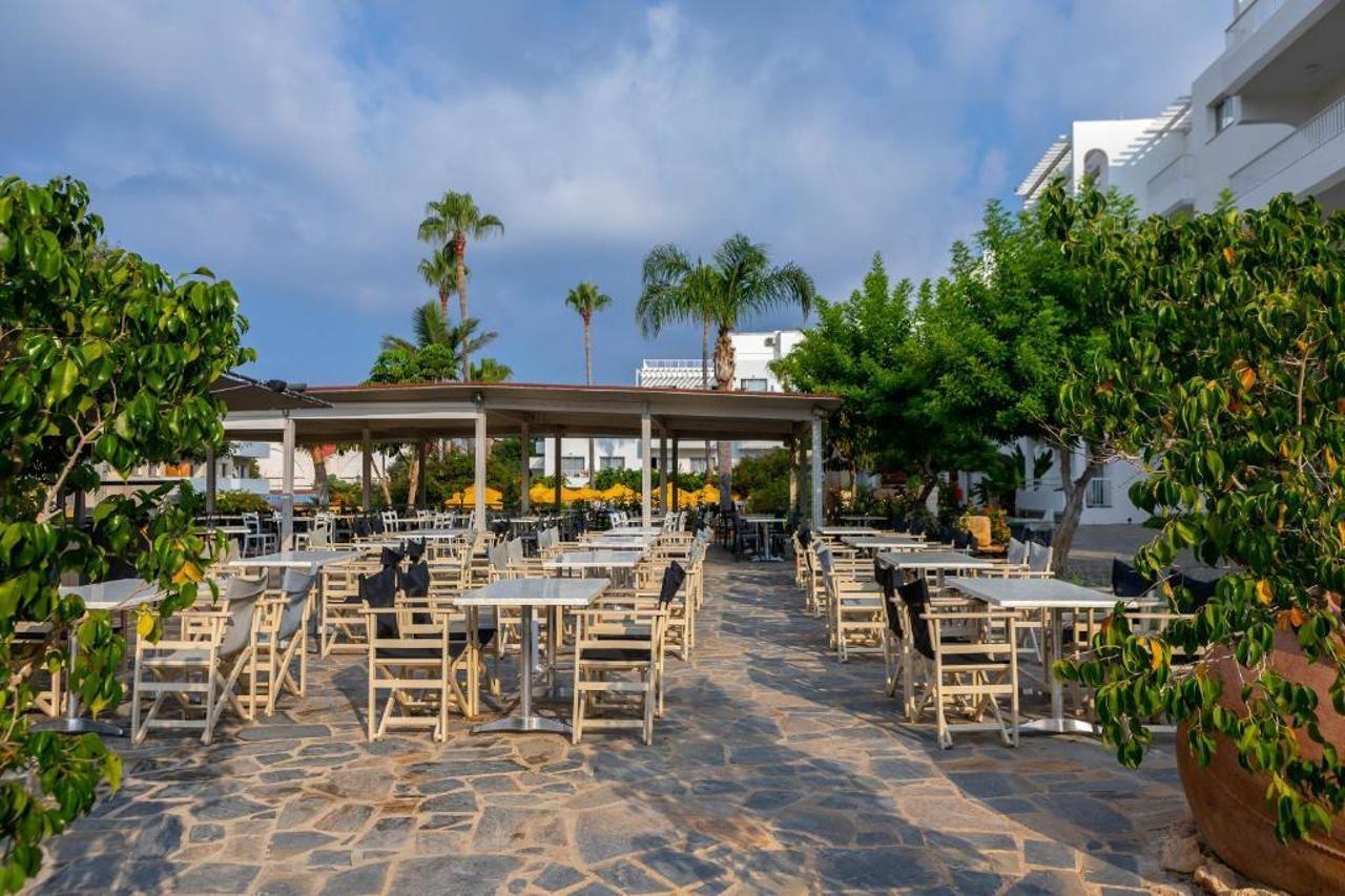 Hotel Mayfair Gardens Paphos Exterior foto